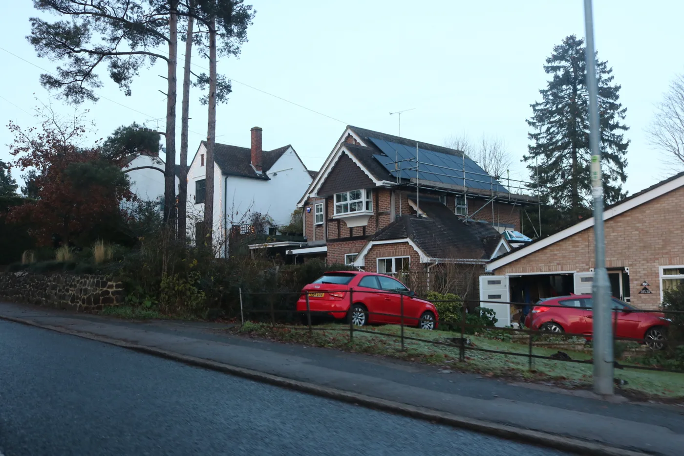Houses on Plantation Road, Leighton Buzzard. Plantation Road sits in LU7 3, where the median sale over the year to June 2026 was £368,125